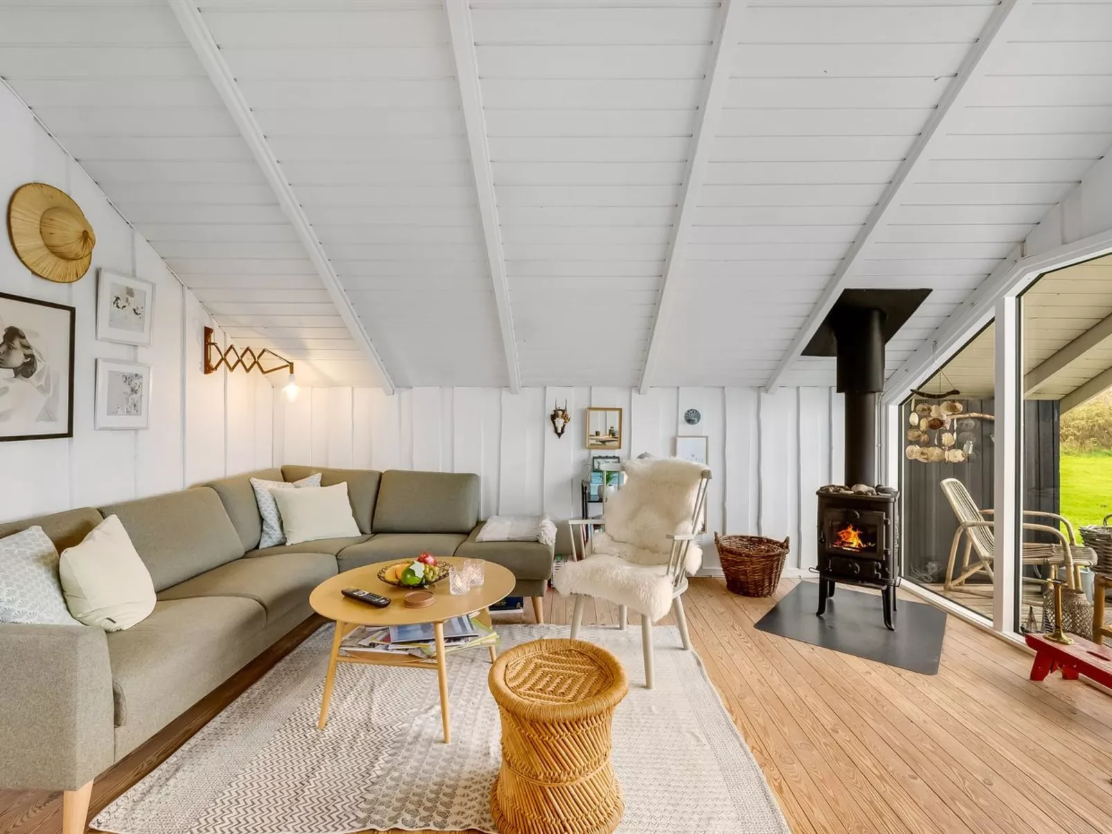 "Kamile" - 400m from the sea-Binnen