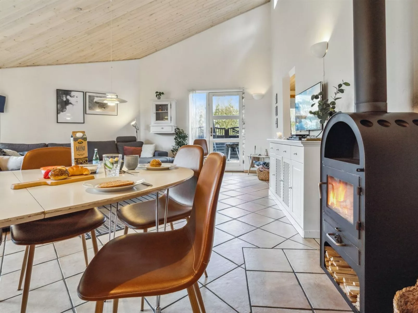 "Amanda" - 30km from the sea-Binnen