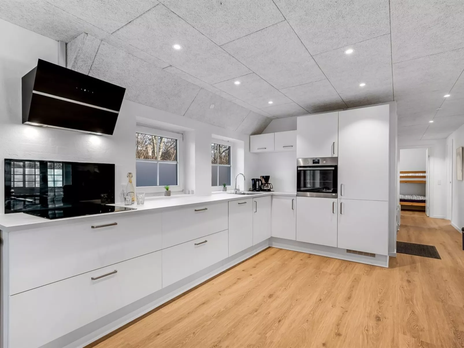 "Thana" - 1.4km from the sea-Binnen