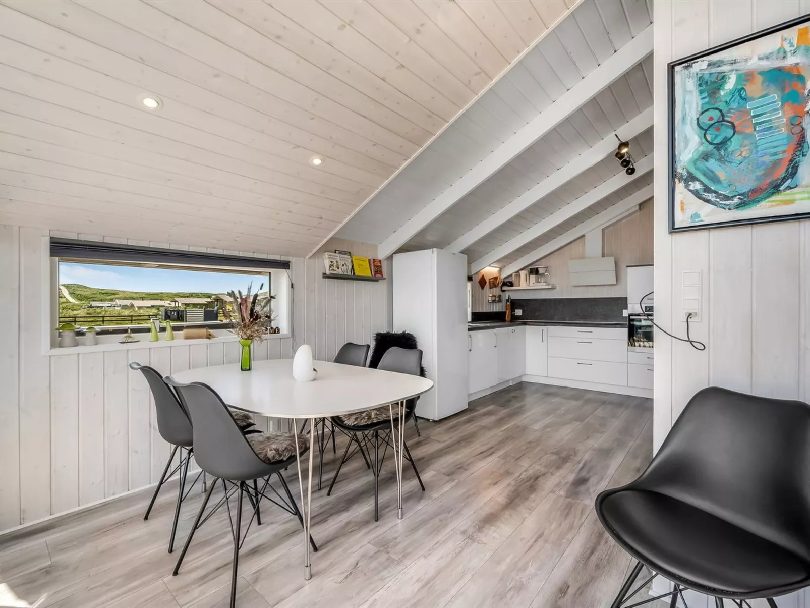 "Henning" -  from the sea-Binnen