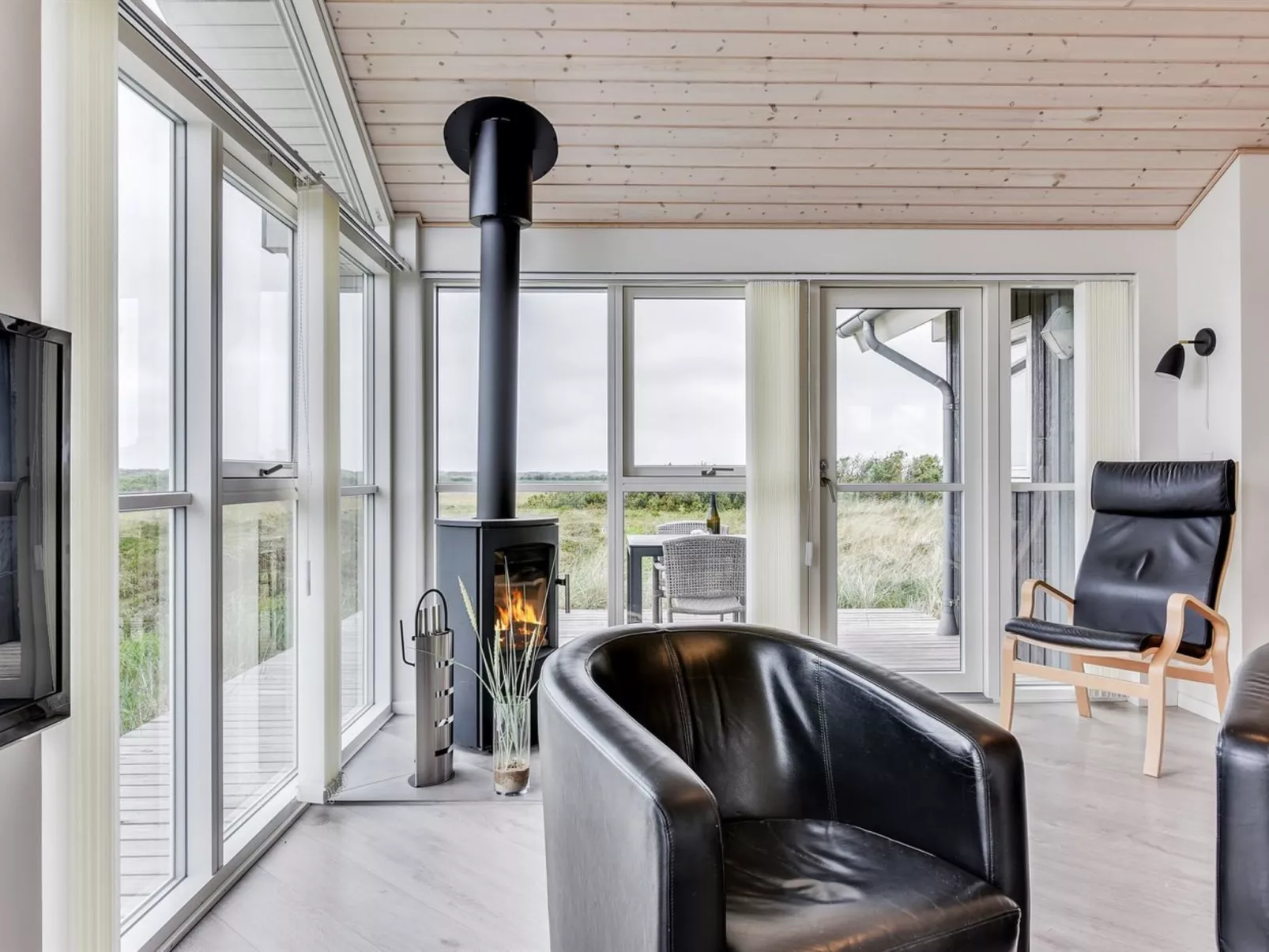 "Luzia" - 1.2km from the sea-Binnen