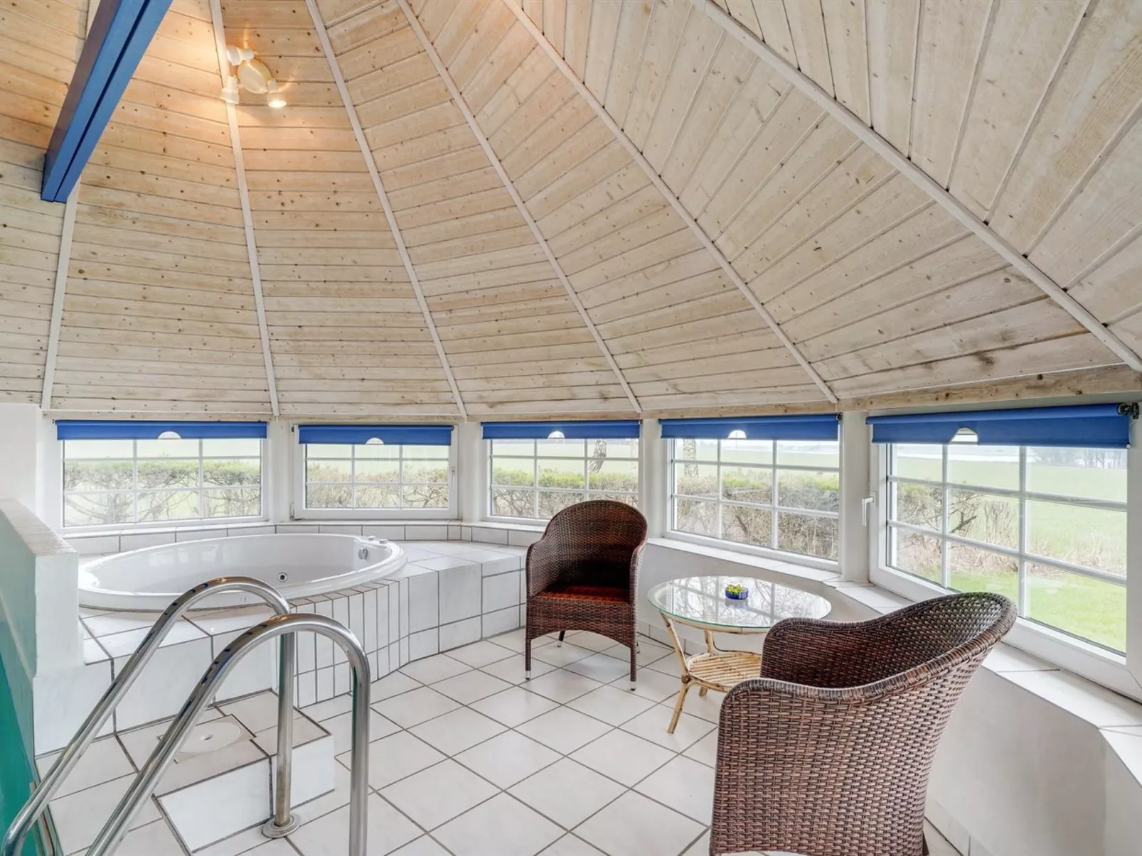 "Jügen" - 900m to the fjord-Binnen