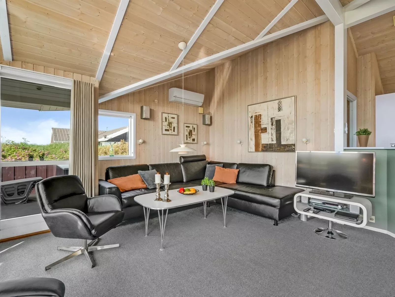 "Thrugot" -  from the sea-Binnen