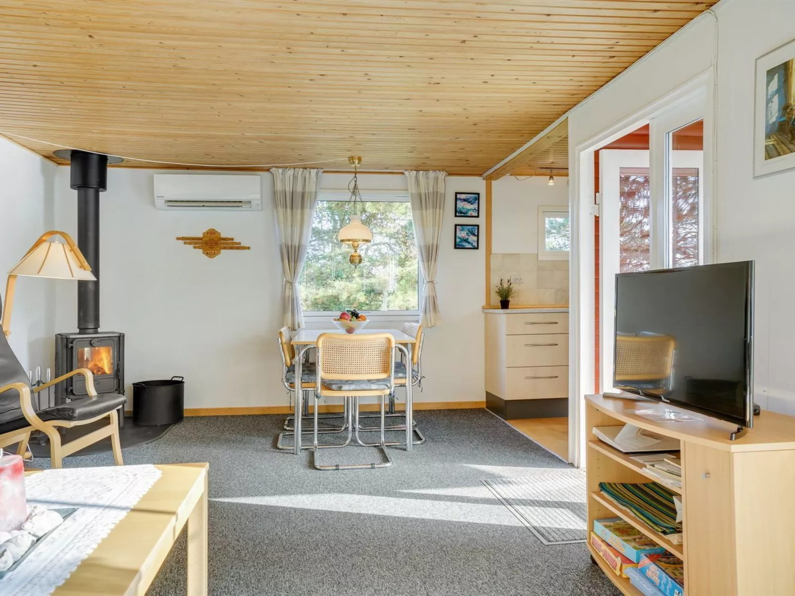 "Hilleborg" - 100m from the sea-Binnen