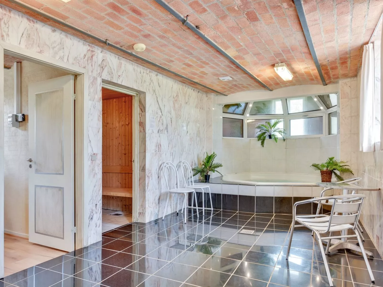 "Tilla" - 600m from the sea-Binnen