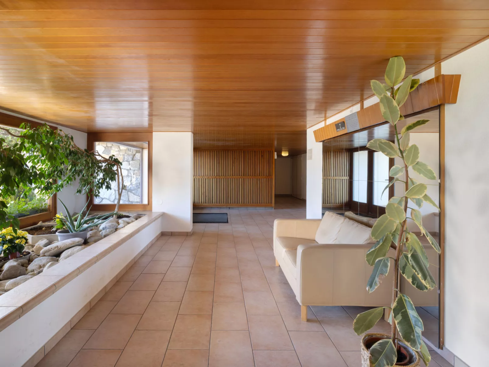 Marigny Dent-Blanche 9-8-Binnen