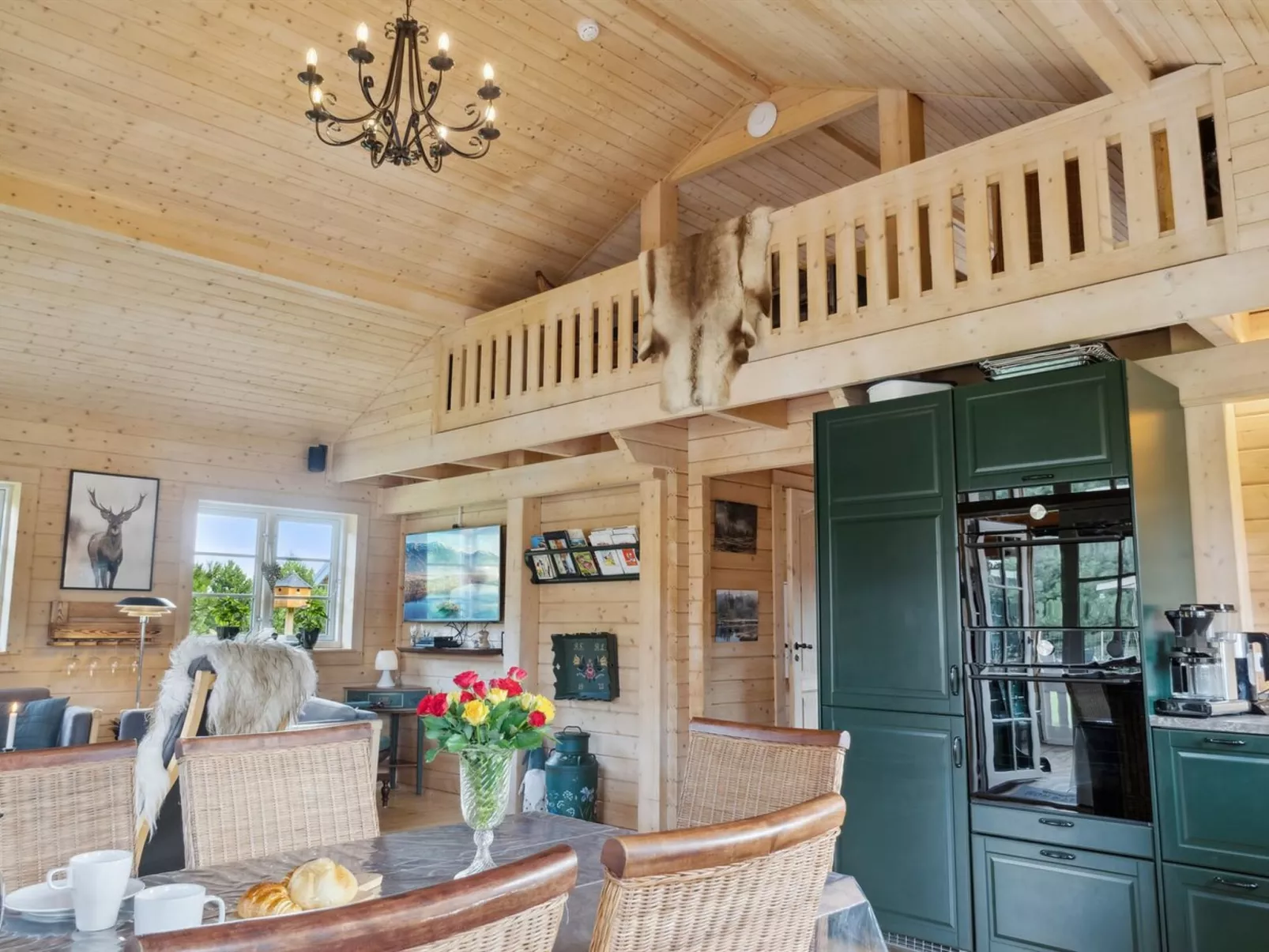 "Vicktoria" - 1.5km from the sea-Binnen