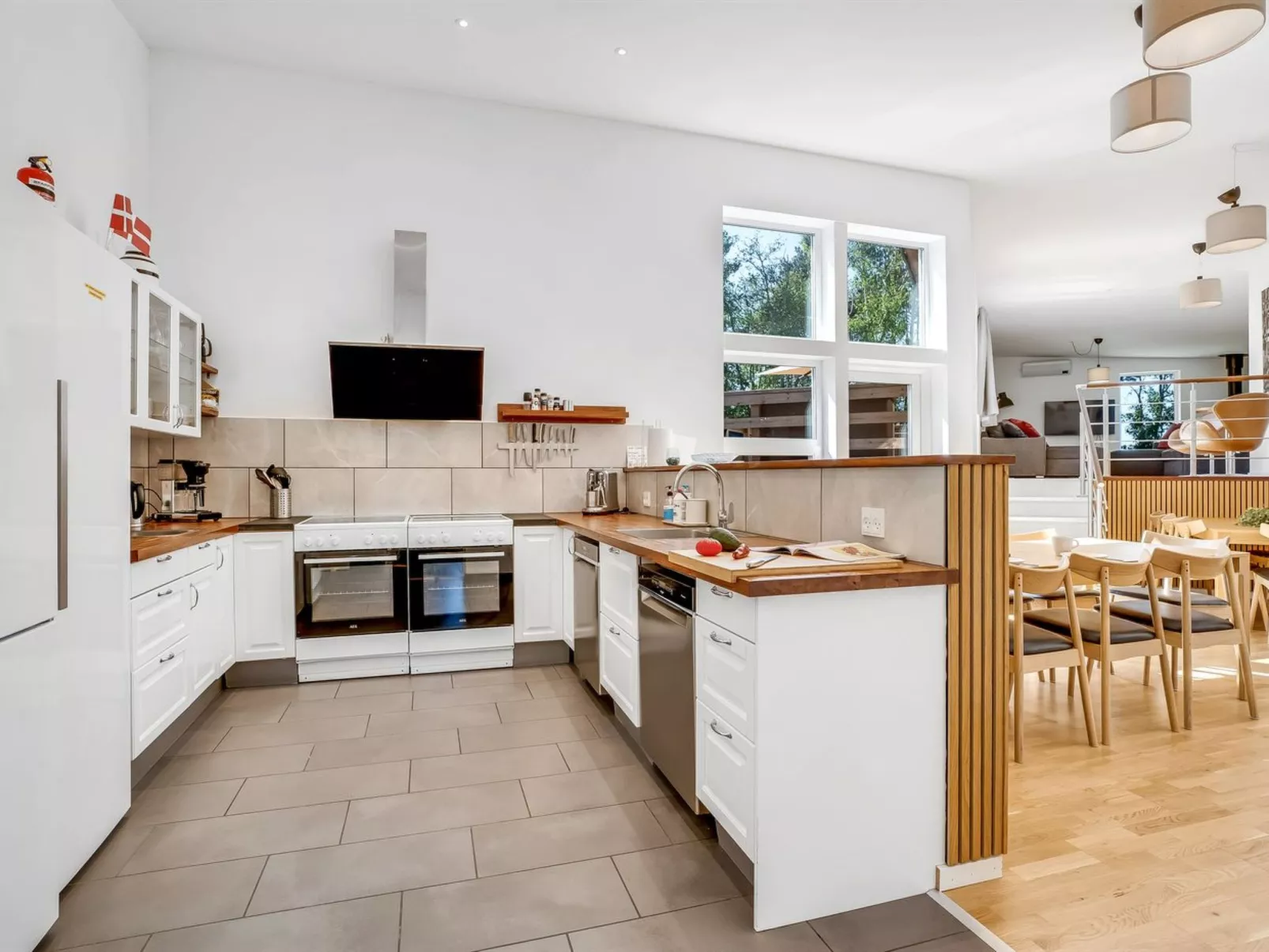 "Bjarka" - 700m from the sea-Binnen