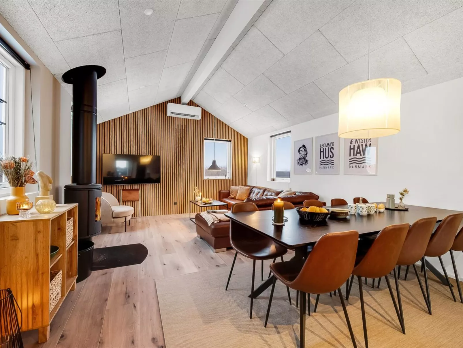 "Ivar" - 300m from the sea-Binnen