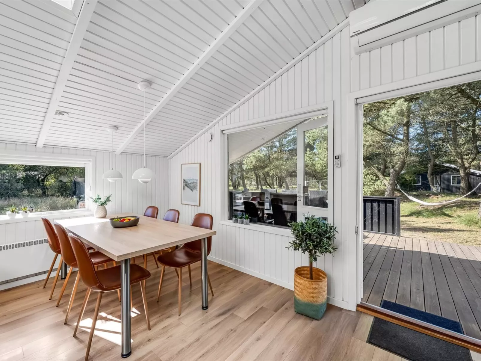 "Eirik" - 2.5km from the sea-Binnen