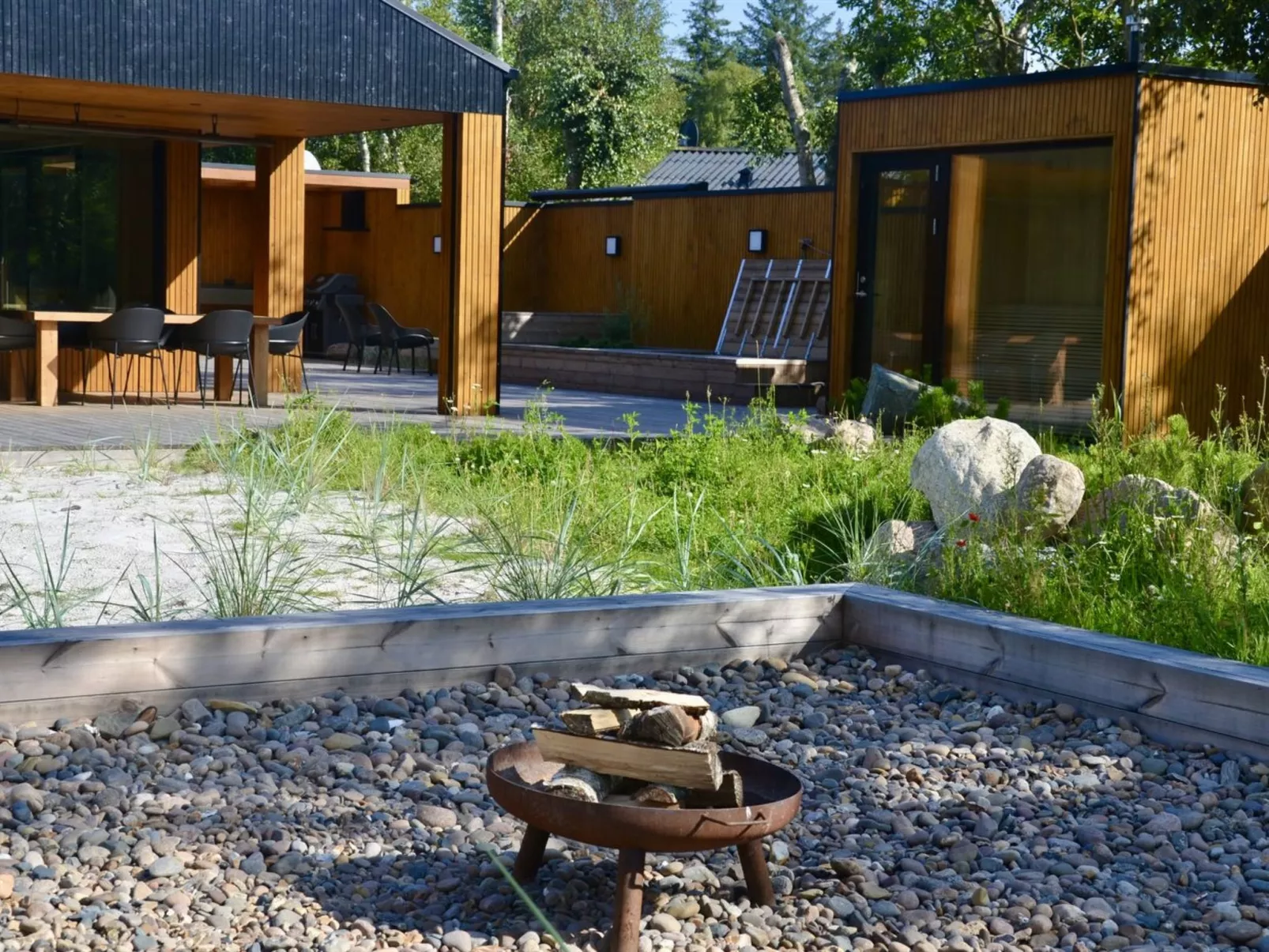 "Jaane" -  from the sea-Buiten