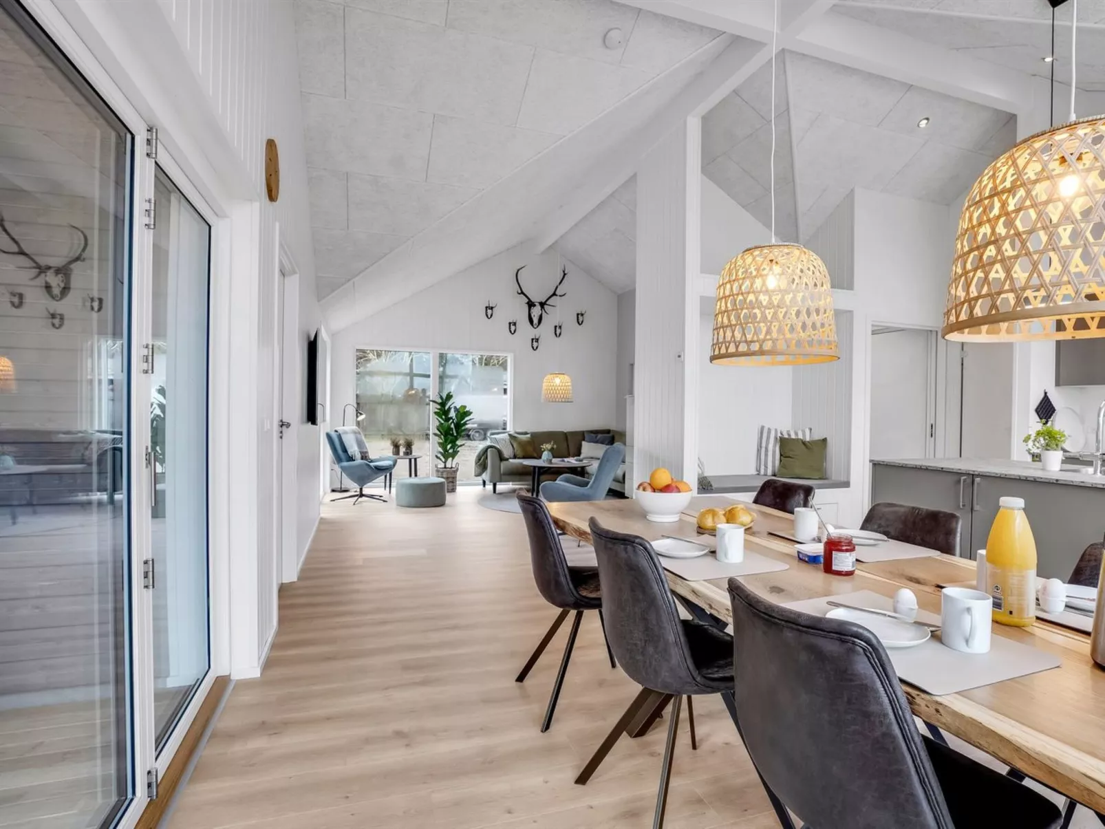 "Anila" - 80m from the sea-Binnen