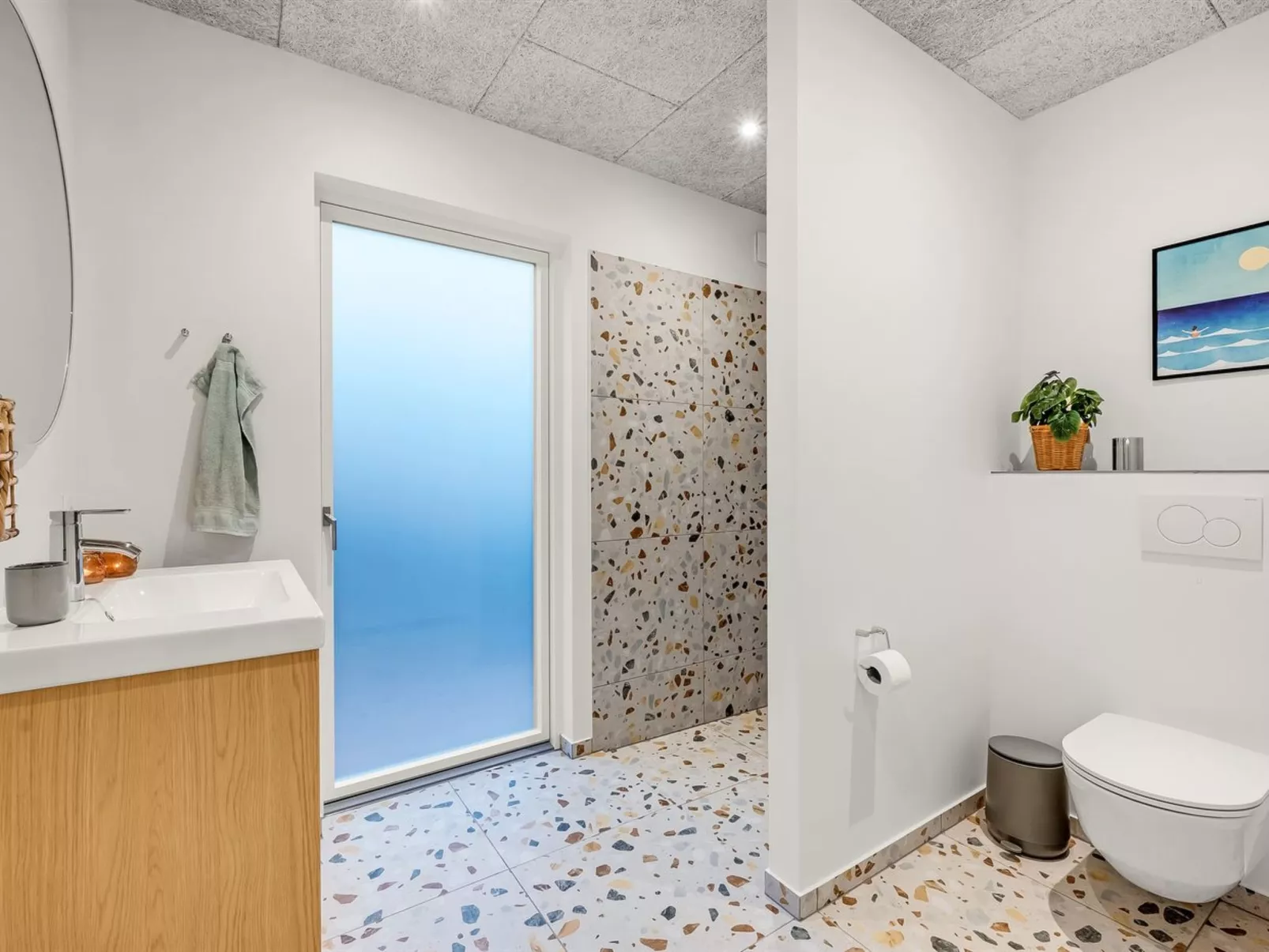 "Liutulf" - 350m to the fjord-Binnen