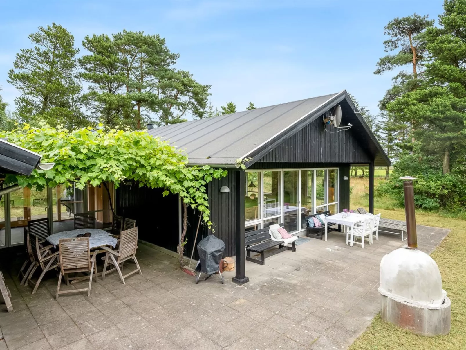 "Trena" - 1.2km to the fjord-Buiten