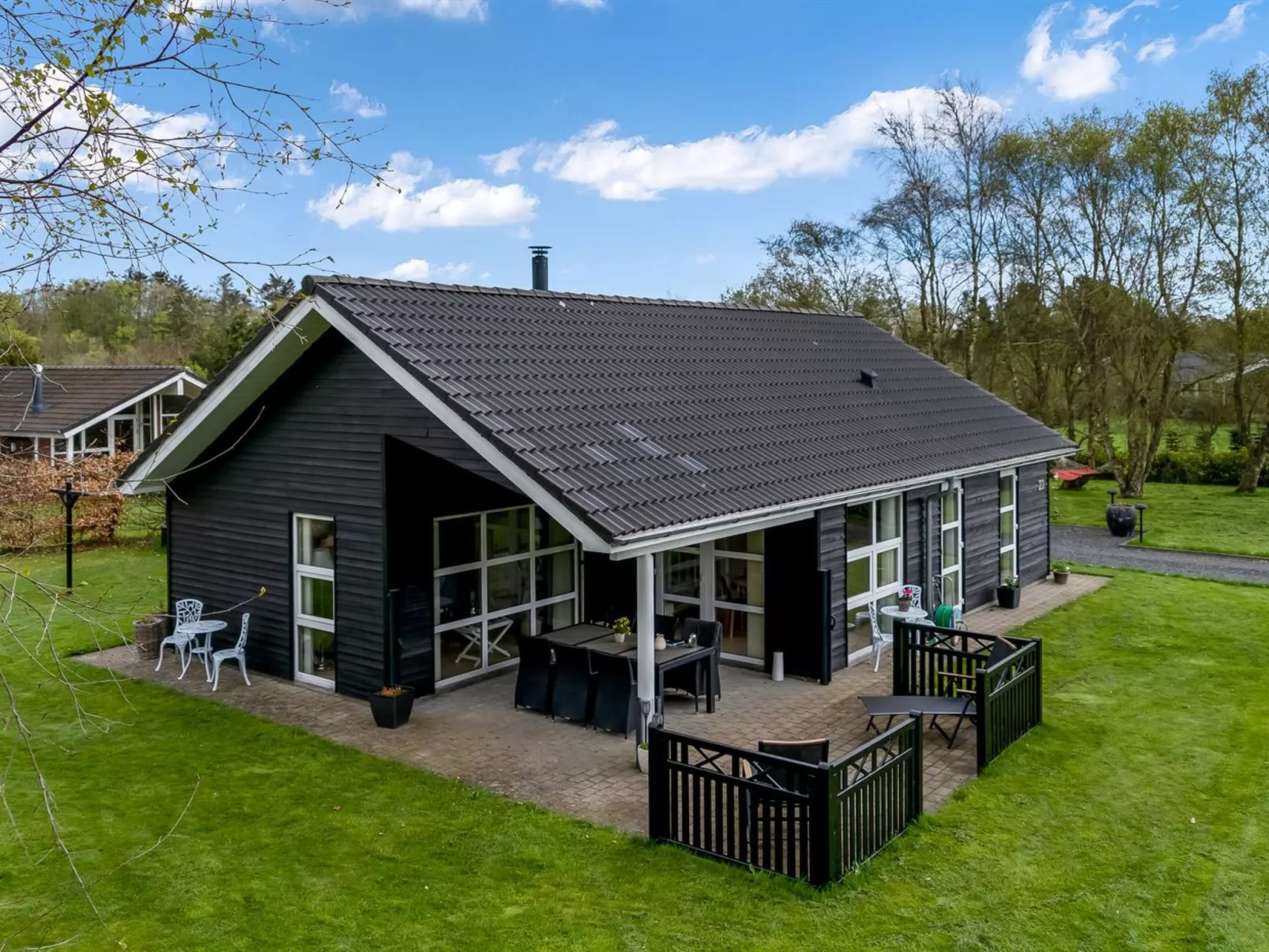 "Maunu" -  from the sea-Buiten