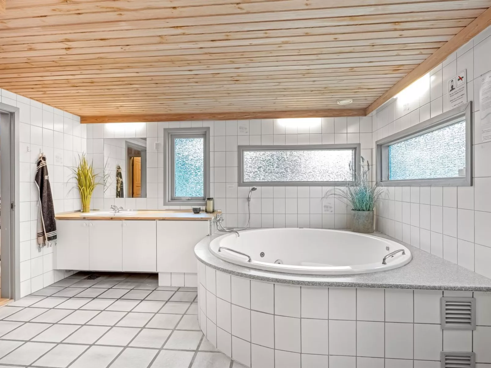 "Gjorgjija" - 50m from the sea-Binnen