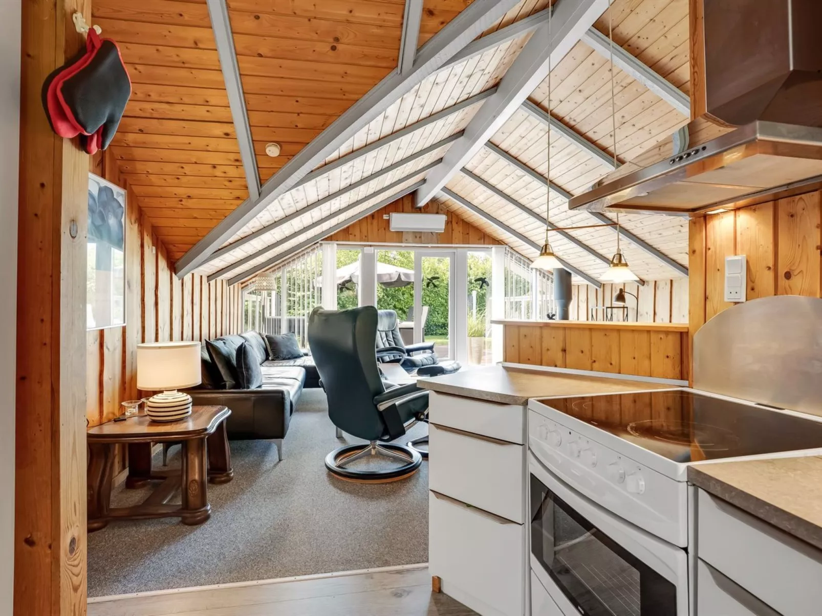 "Rusalina" - 400m from the sea-Binnen