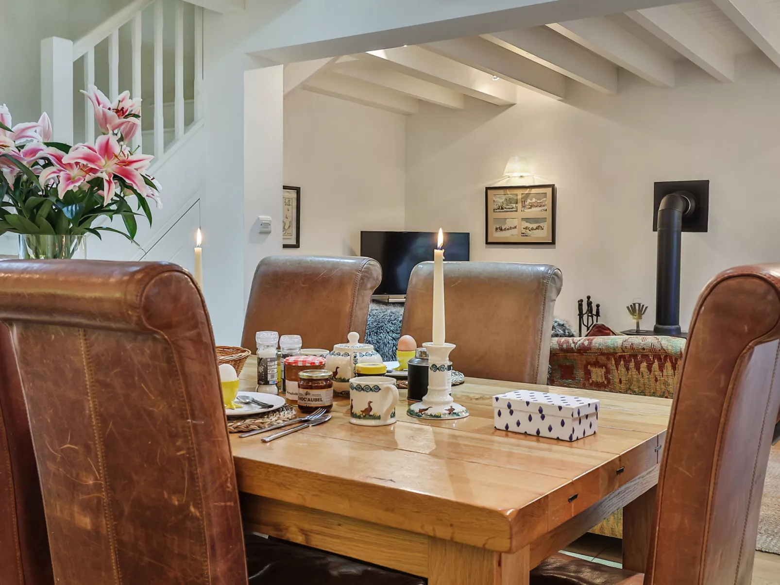 Middle Warble Stables-Binnen