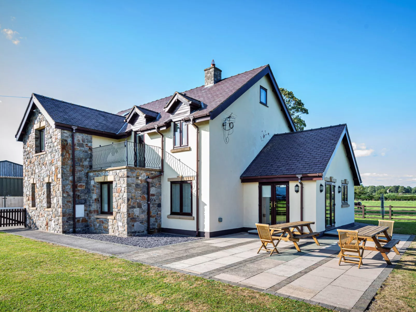 Groes Faen Bach Farmhouse-Buiten