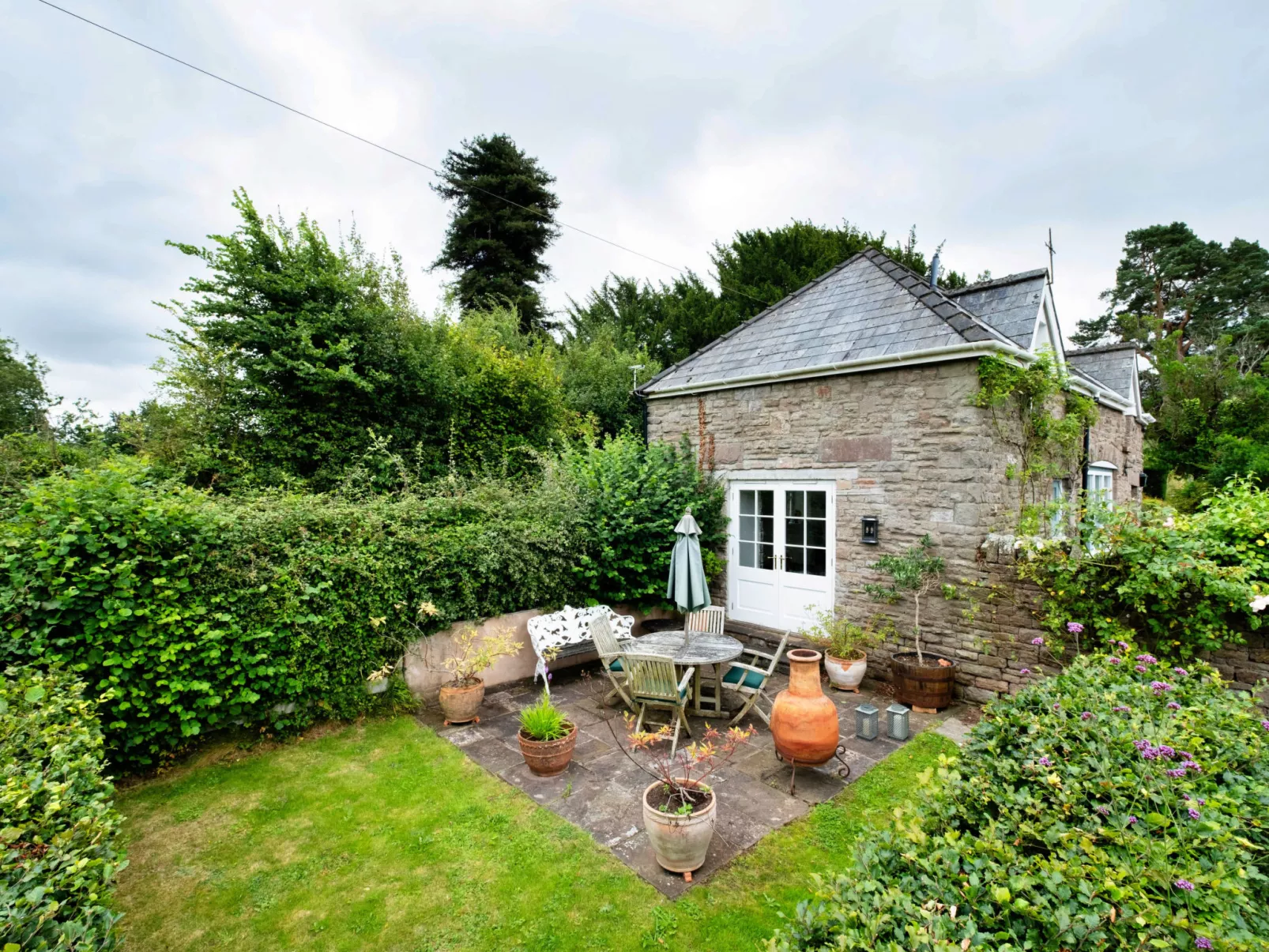 Coach House Wellbeing Retreat-Buiten