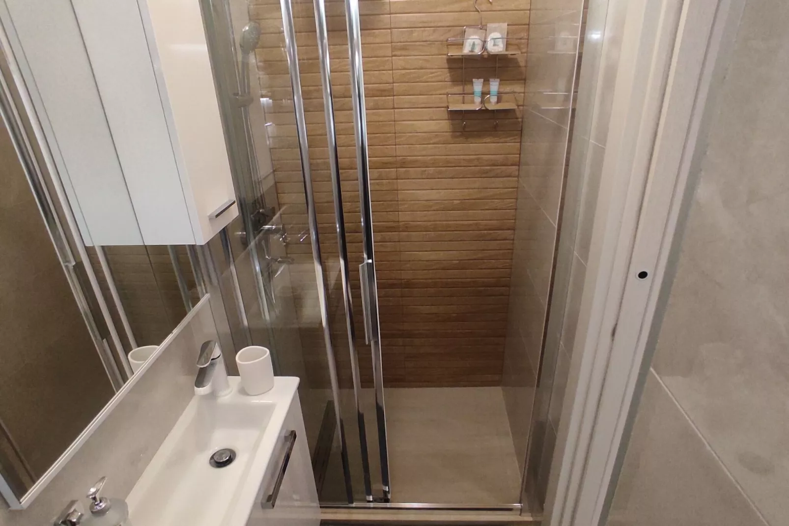 Room Porat 2 with Private Terrace - Double Bedroom with Private Terrace-Badkamer