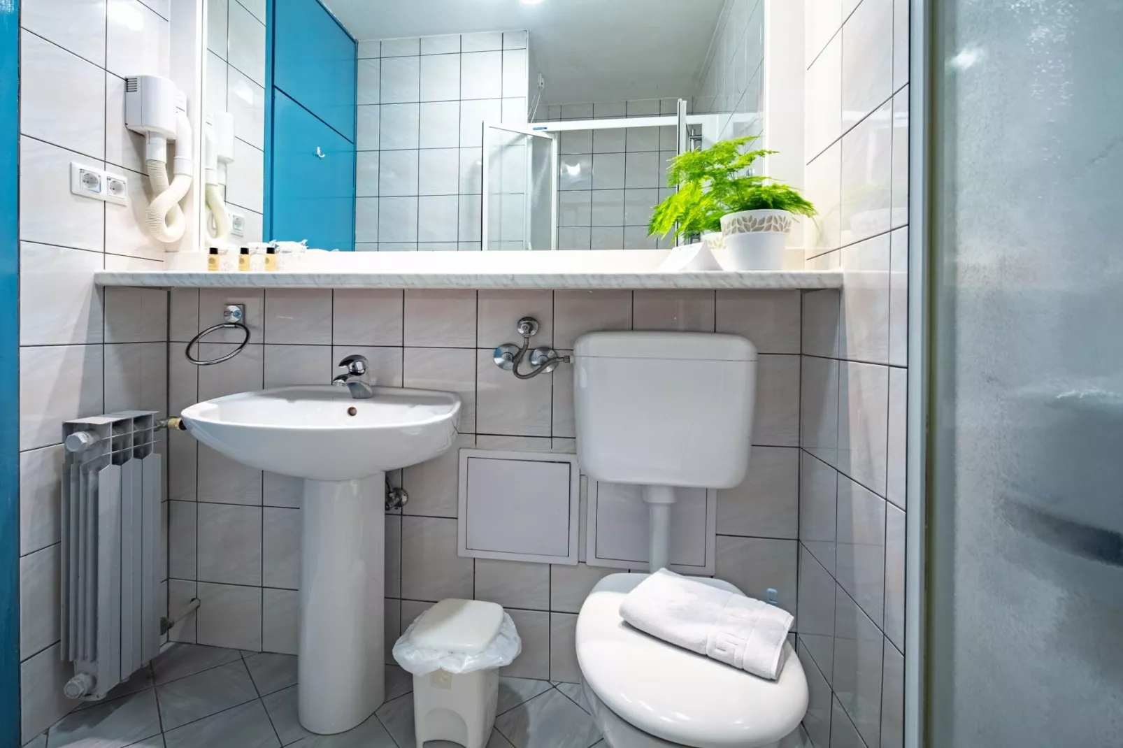 Hotel Issa - Double Room Sea View 3-Badkamer