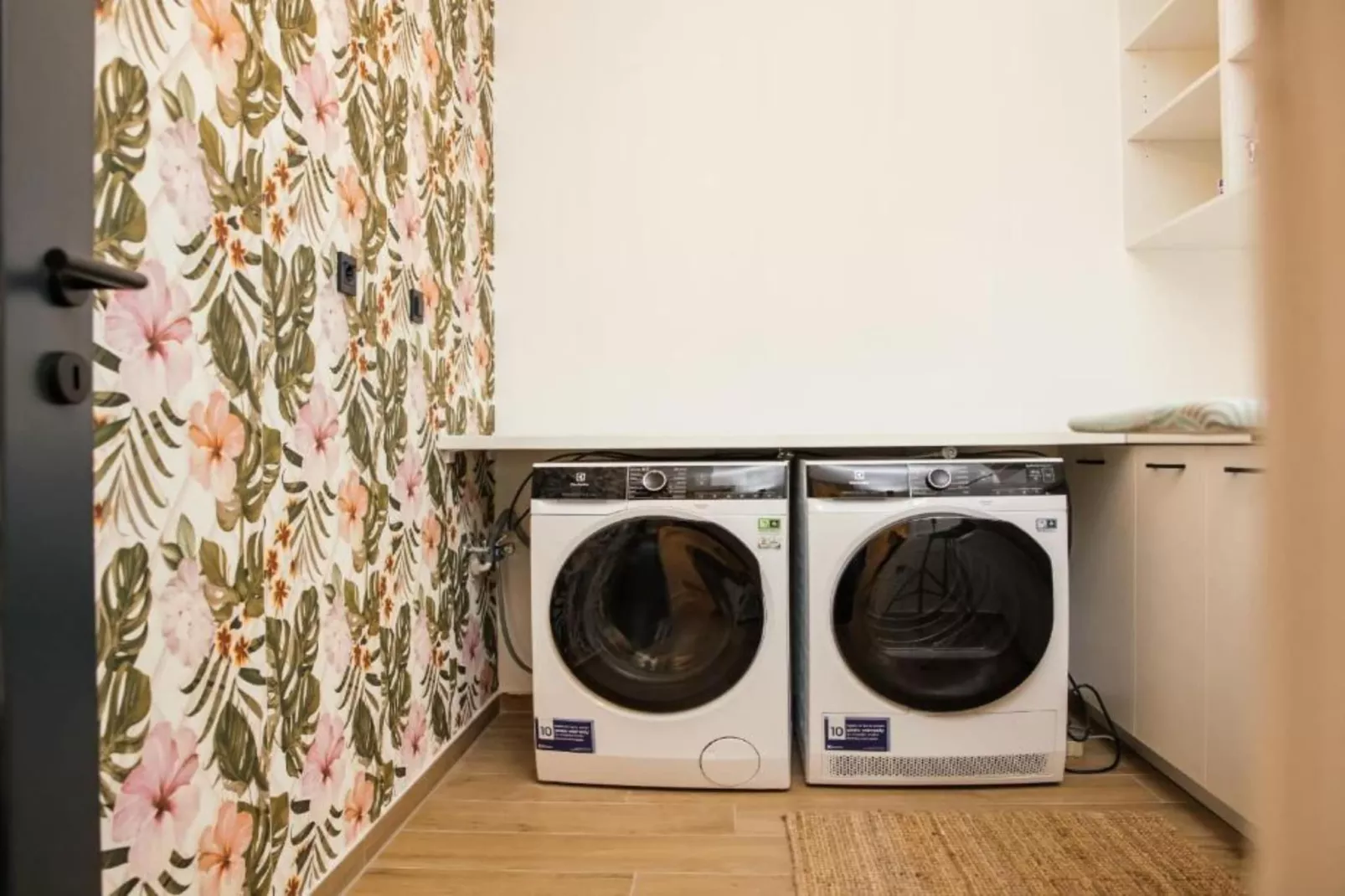 Luxury Villa Lara with Heated Pool, Hot-Tub and Sauna - Six Bedroom Villa with Pool-Badkamer