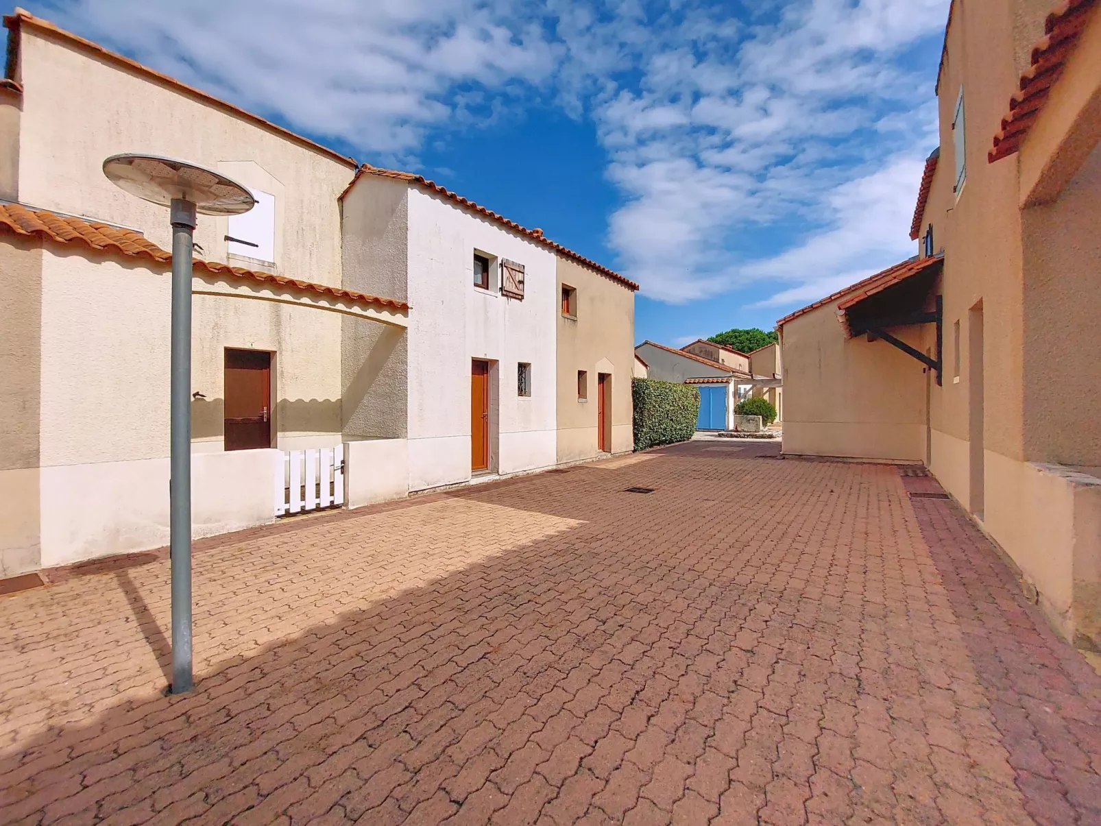 Les Charmilles-Buiten