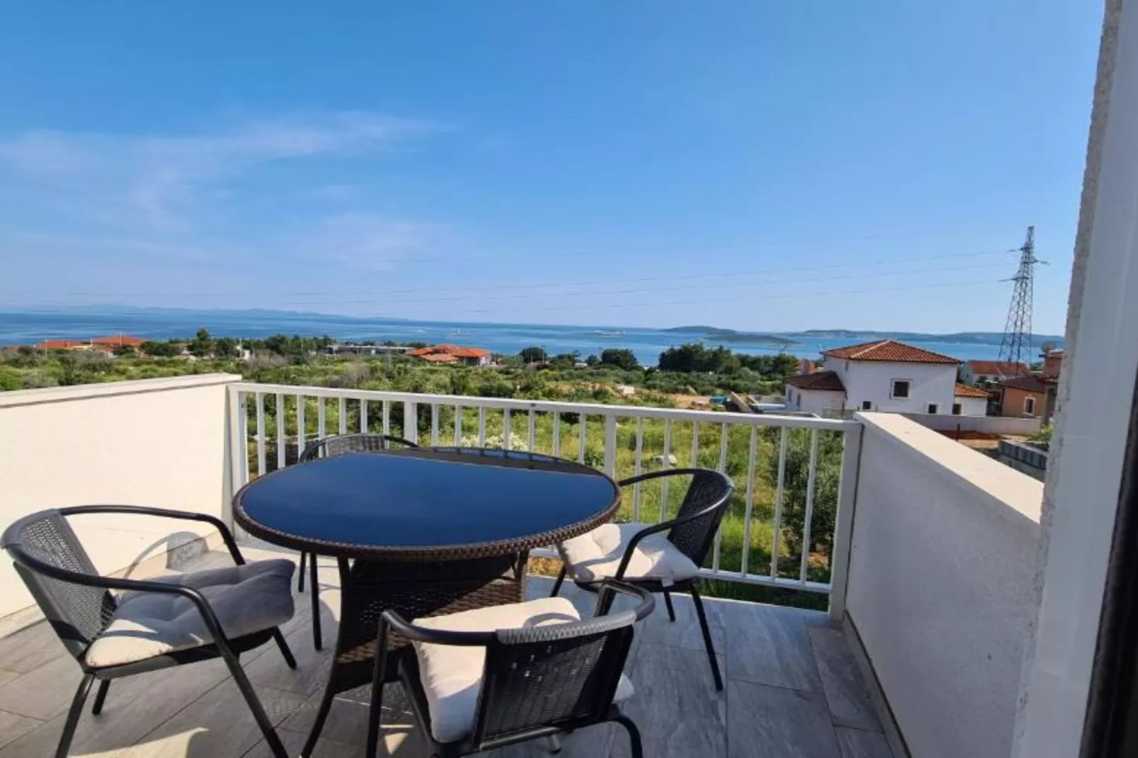 Apartment with One Bathroom-Terrasbalkon