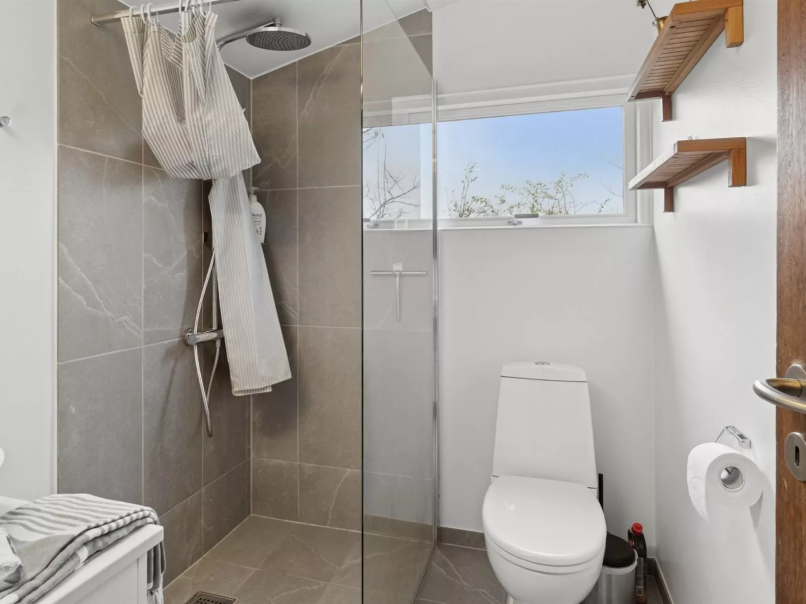 "Gun" - 300m to the fjord-Binnen