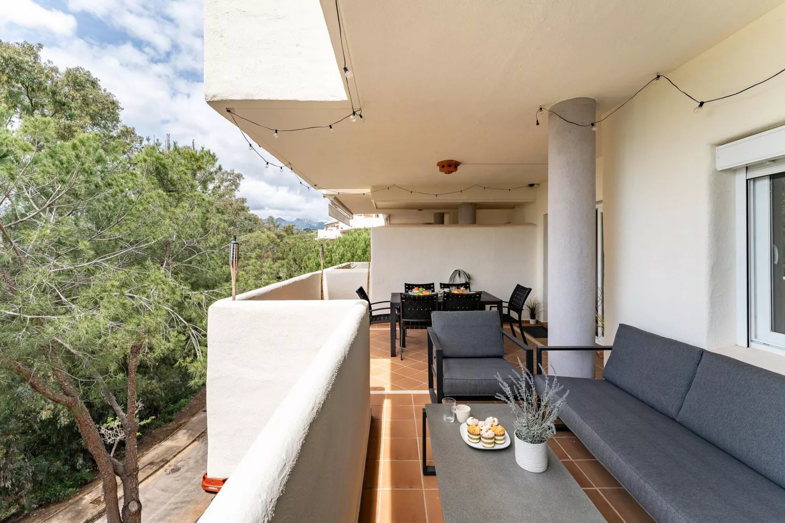 CT 375 - Faro's Cozy Dream in Elviria - Marbella-Terrasbalkon