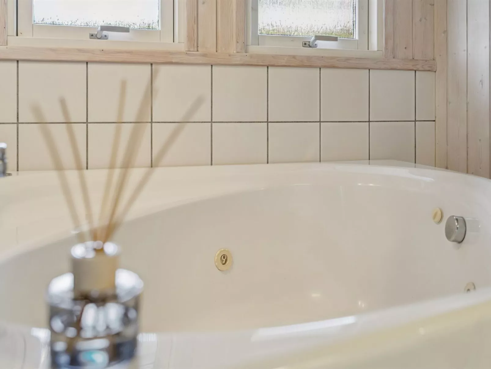 "Gyda" - 840m from the sea-Binnen