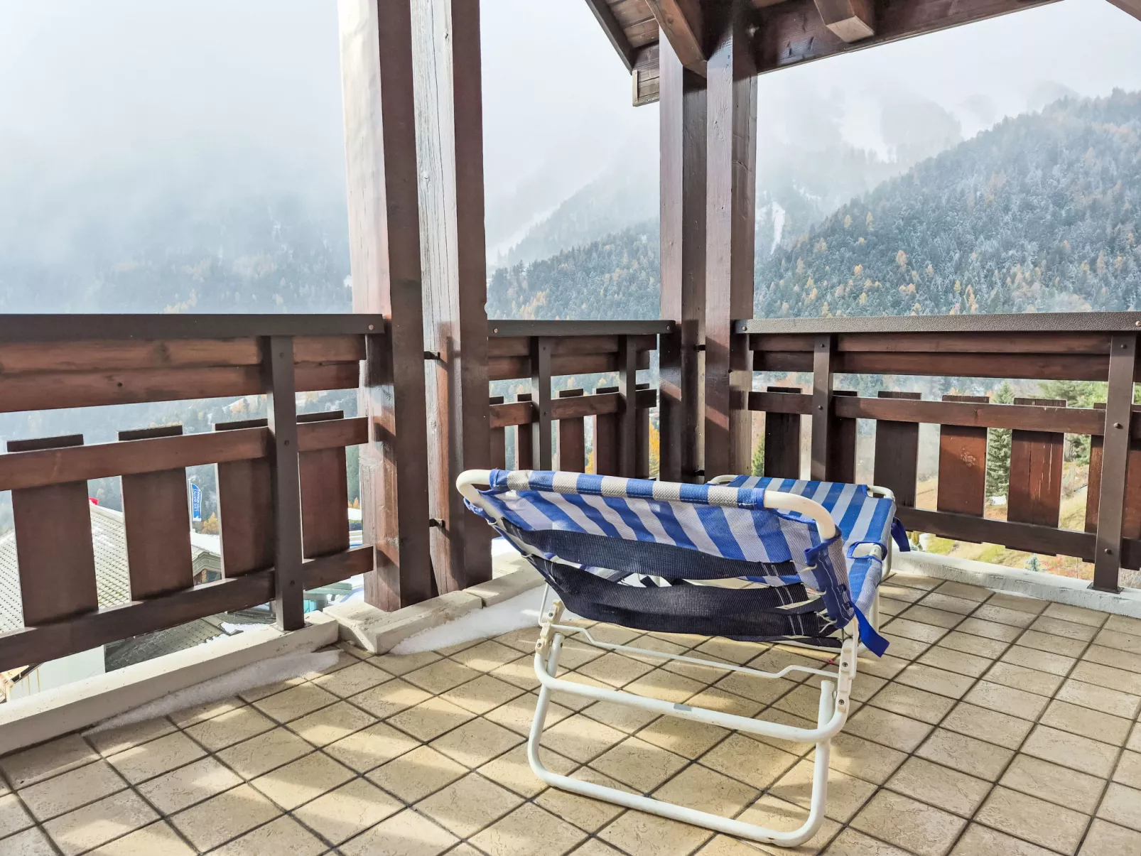 Les Thermalies 202-Buiten