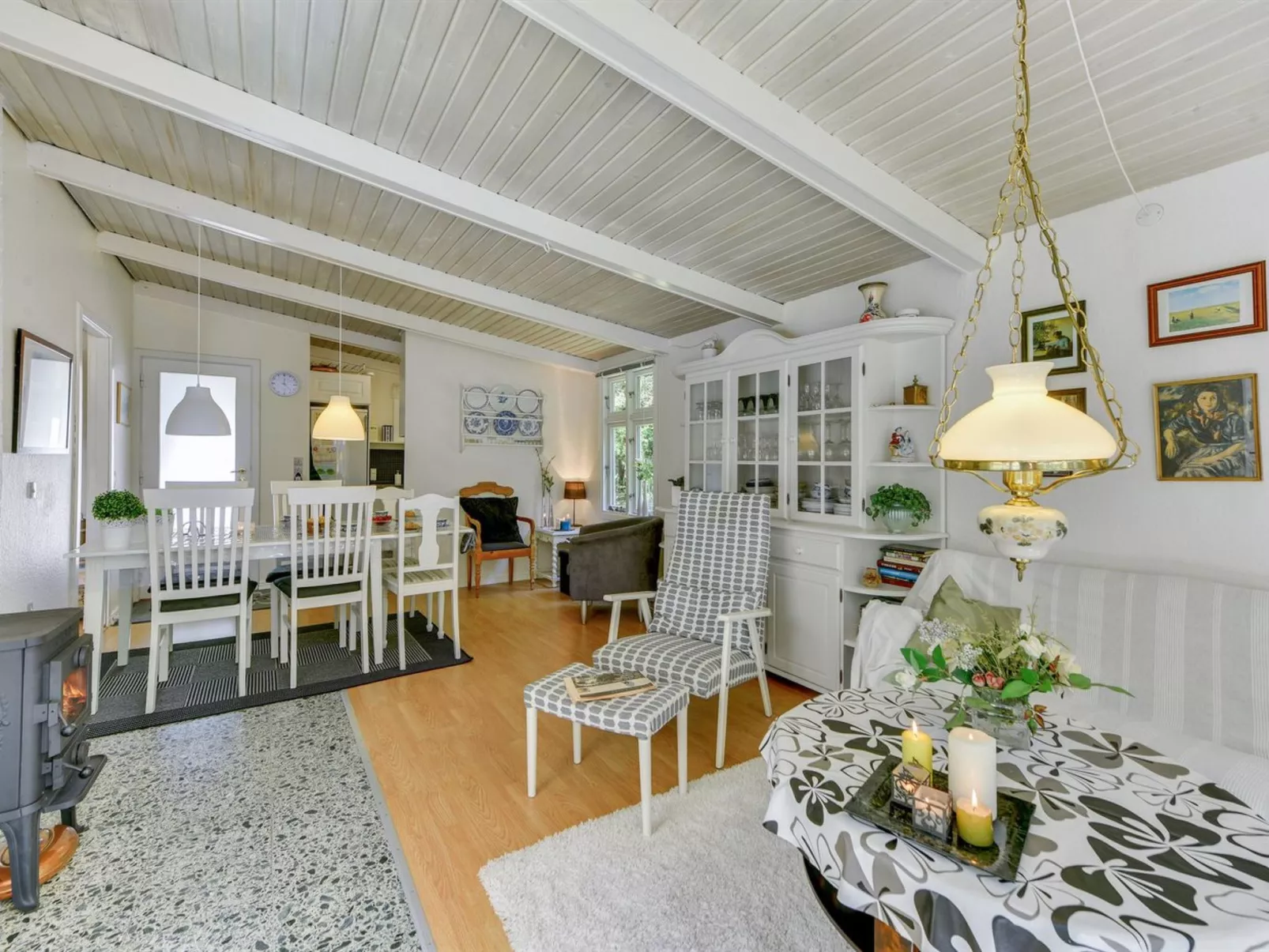 "Deik" - 2km to the fjord-Binnen