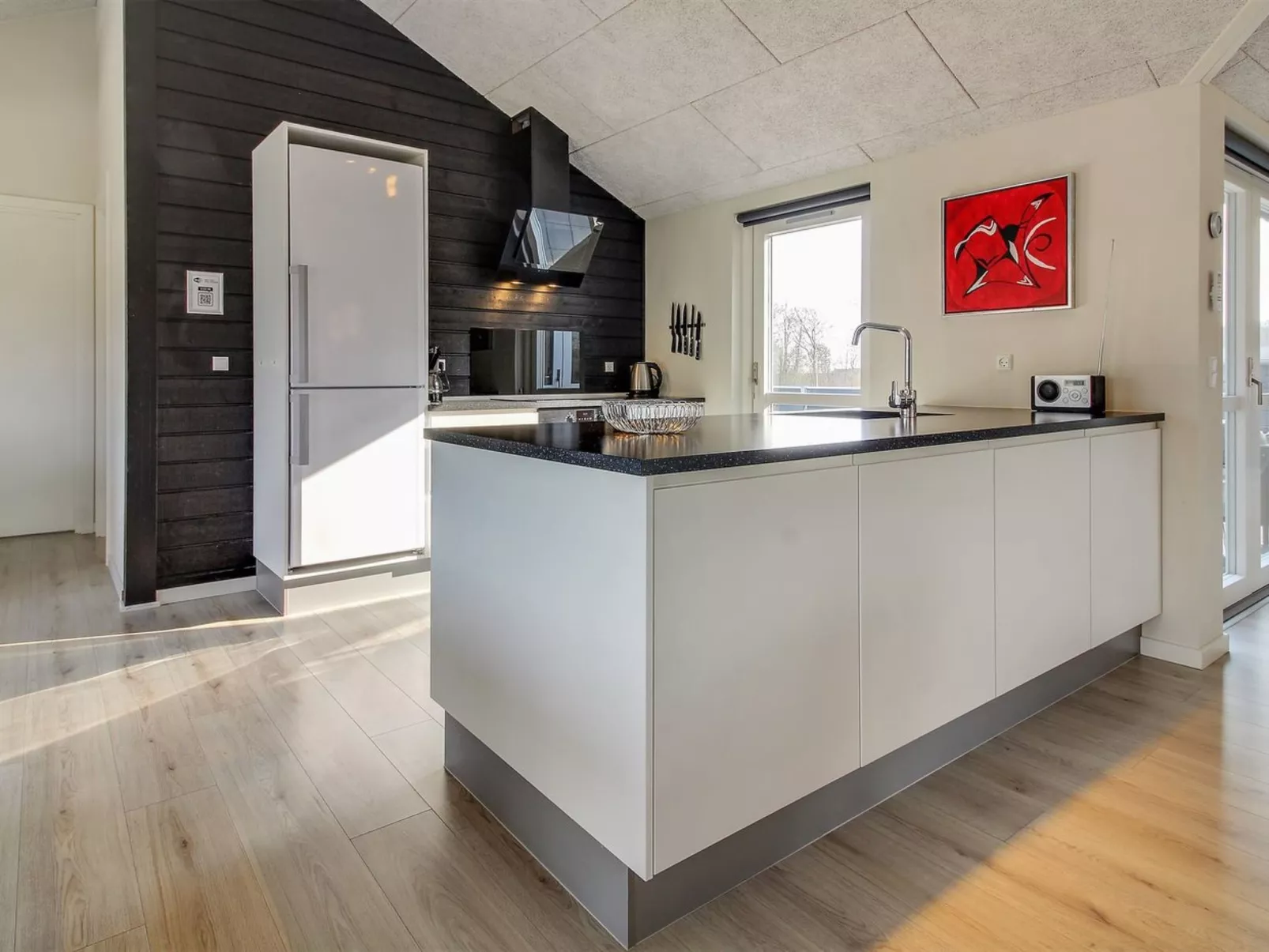 "Yakari" - 300m from the sea-Binnen