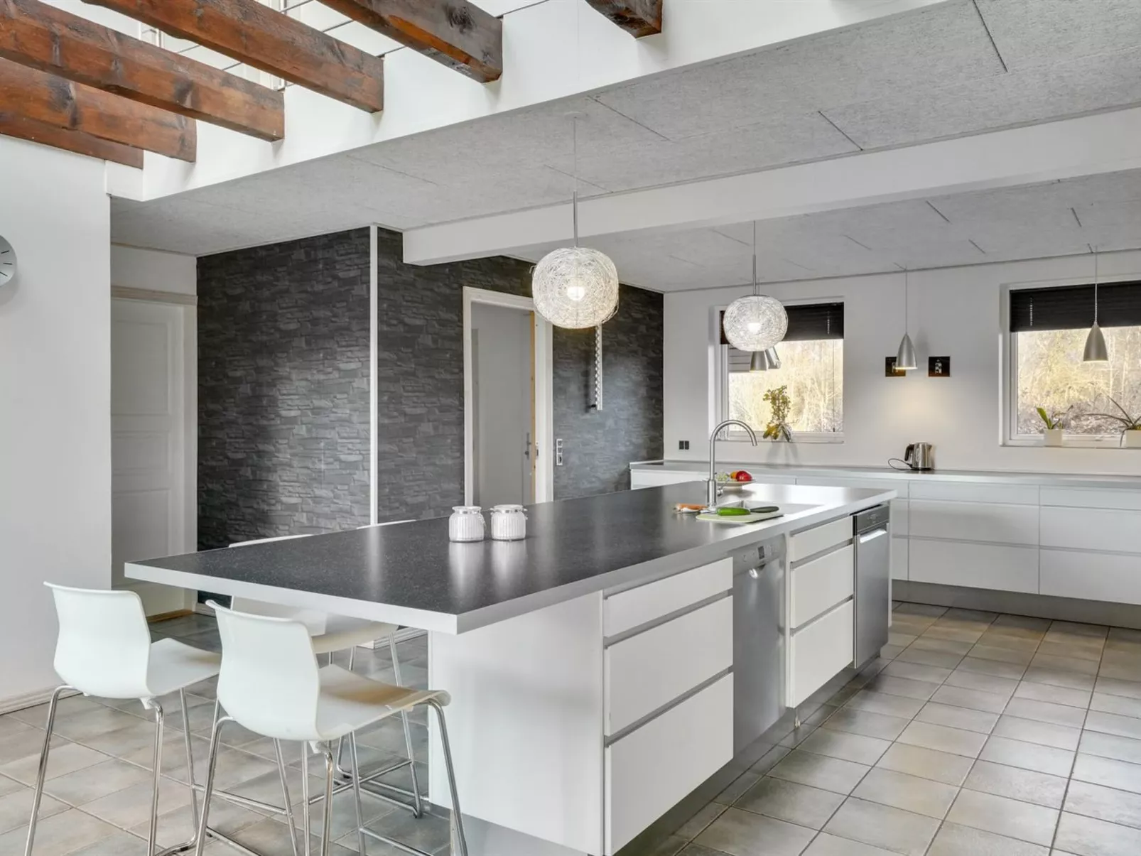 "Markhild" - 300m to the fjord-Binnen