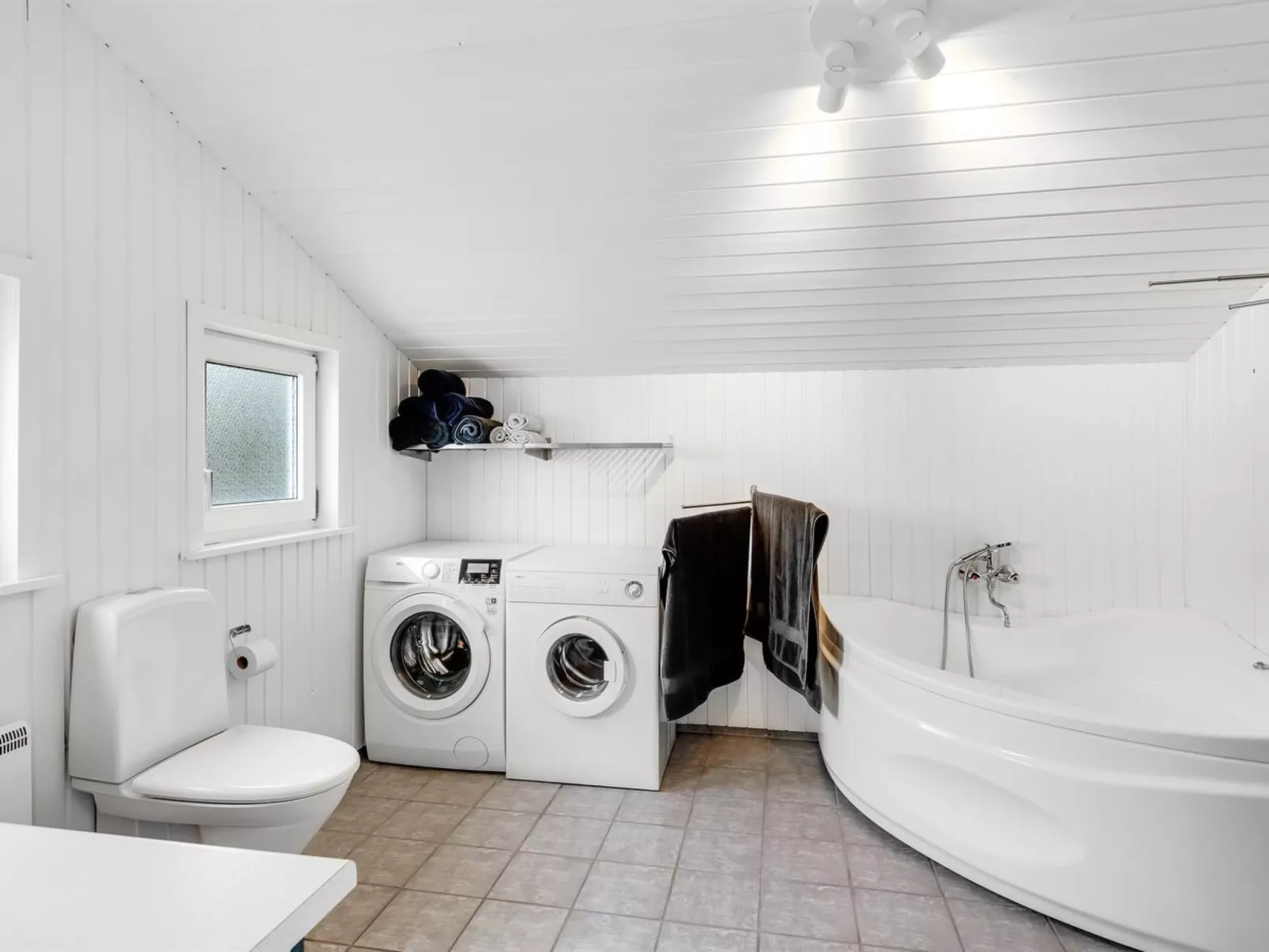 "Antto" - 900m from the sea-Binnen