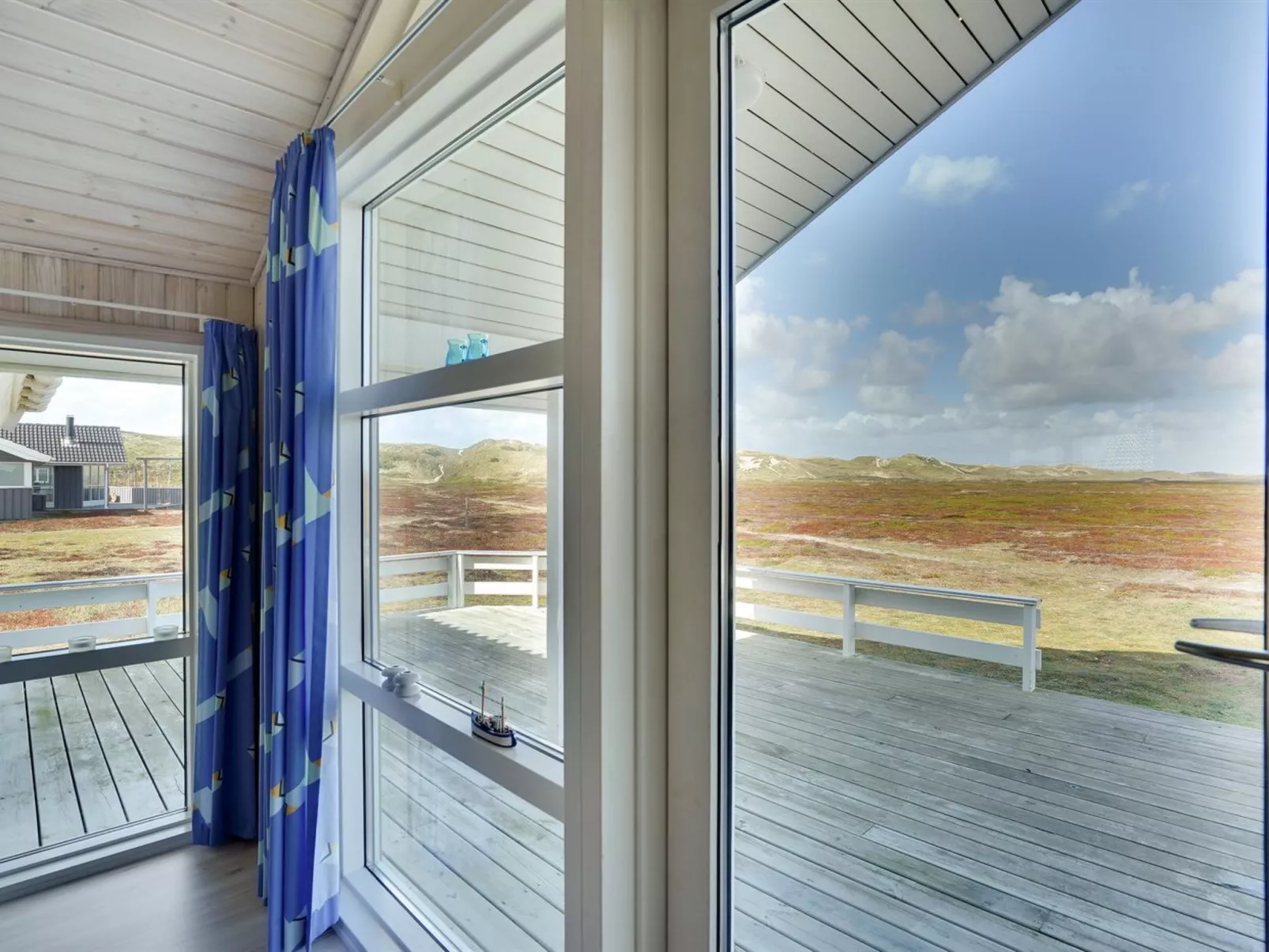 "Zaga" -  from the sea-Buiten