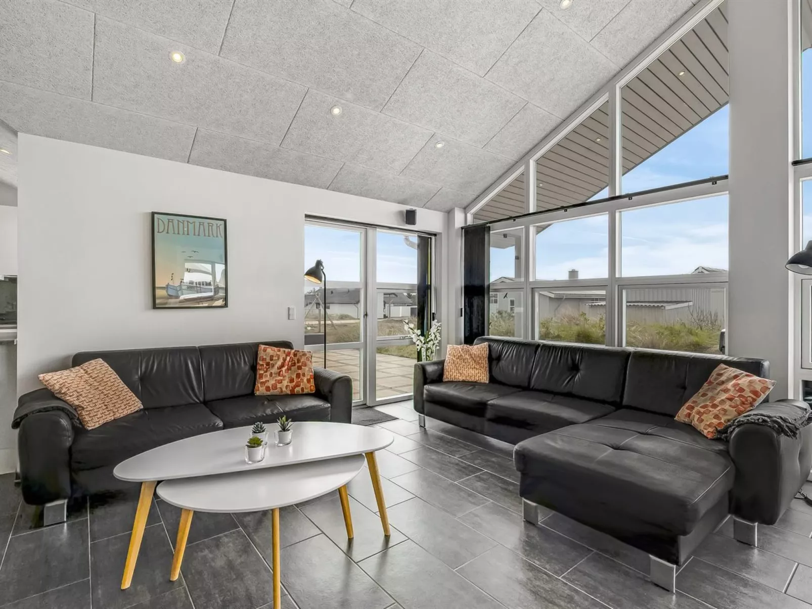 "Ennie" -  from the sea-Binnen