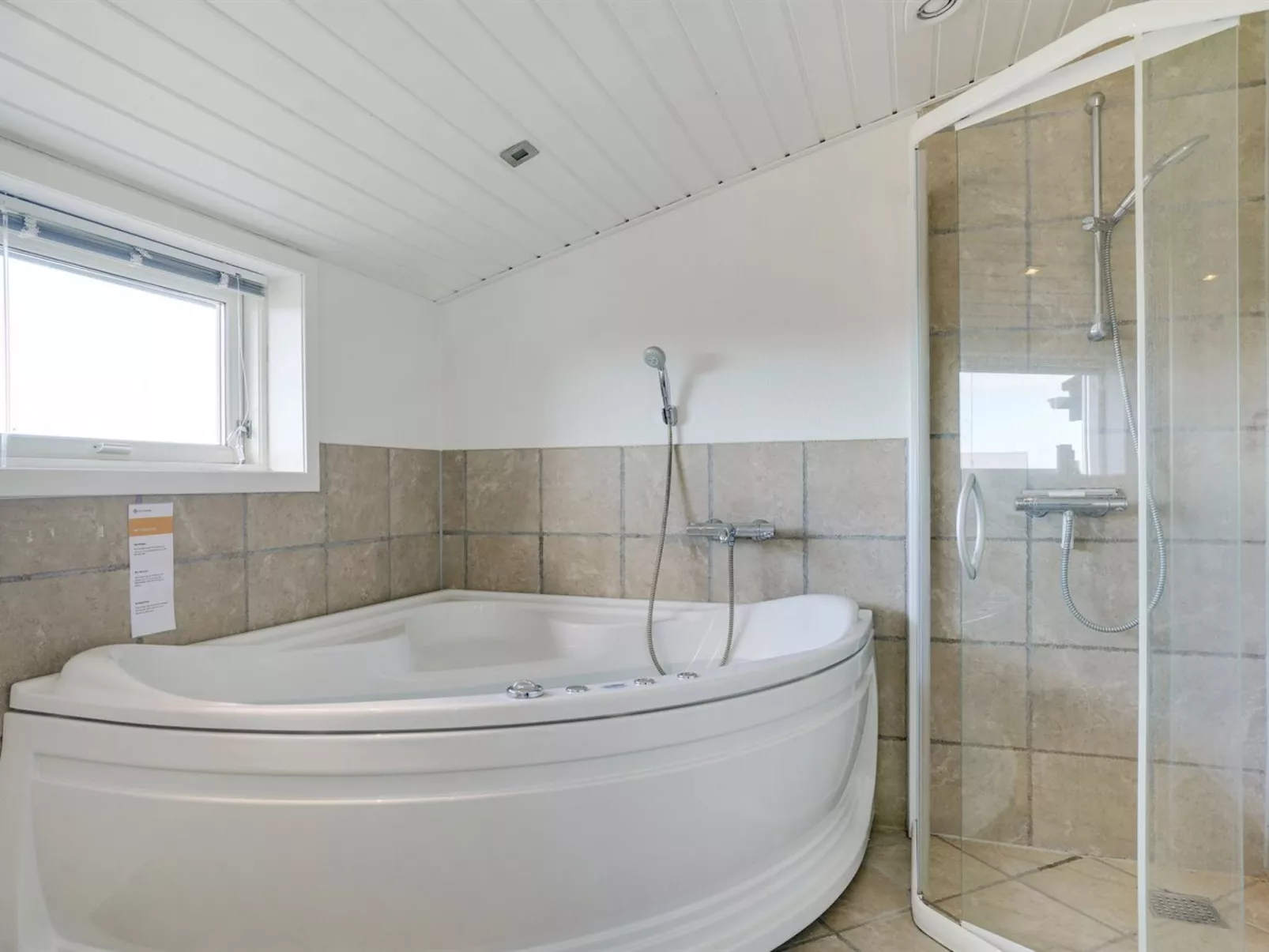 "Bertil" - 400m from the sea-Binnen