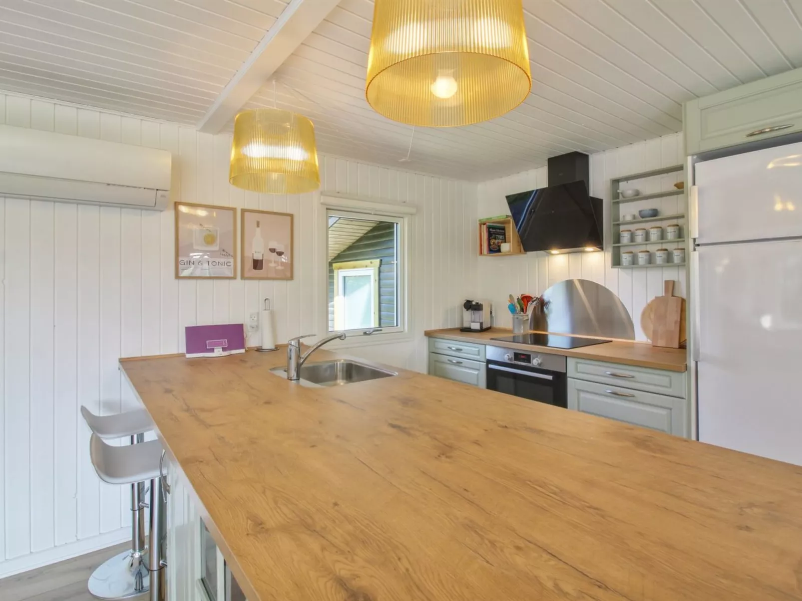 "Herma" - 300m from the sea-Binnen