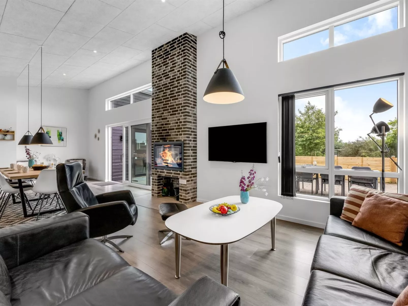 "Weike" - 950m to the fjord-Binnen