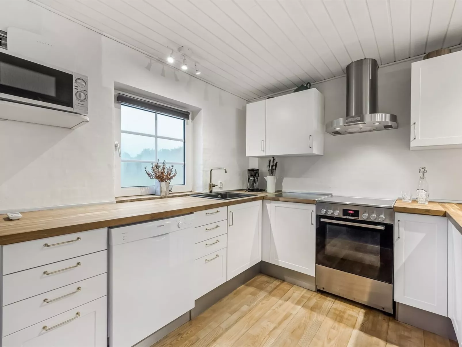 "Aane" - 1.8km from the sea-Binnen