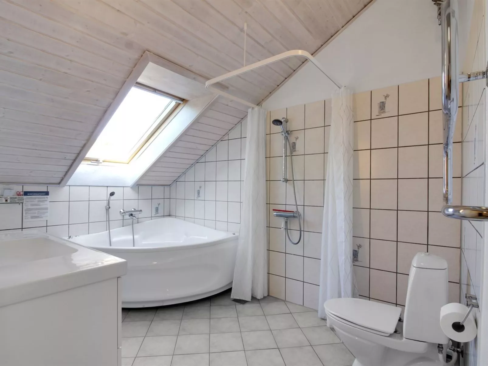 "Lothen" - 500m from the sea-Binnen