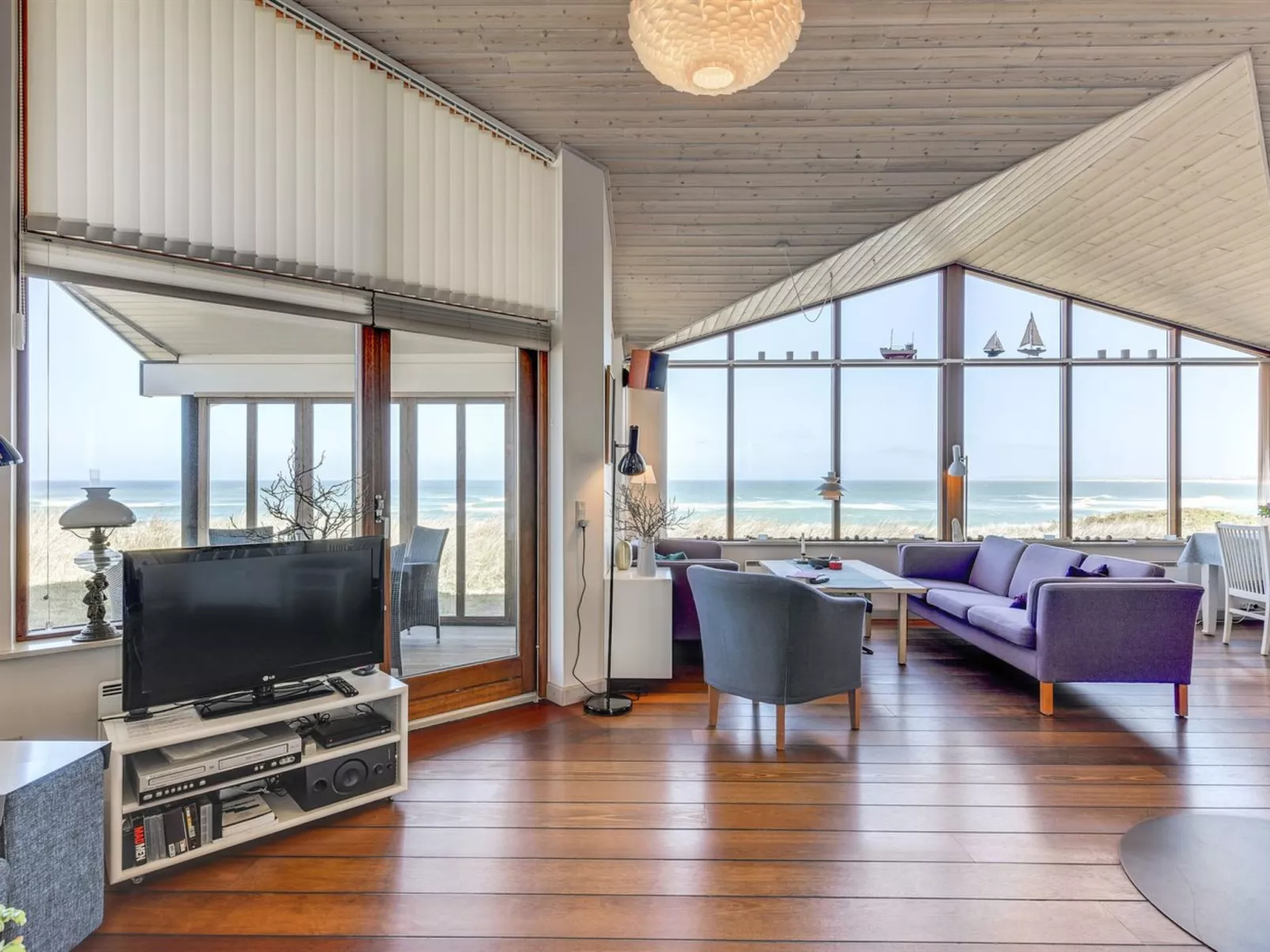 "Arngrim" - 100m from the sea-Binnen