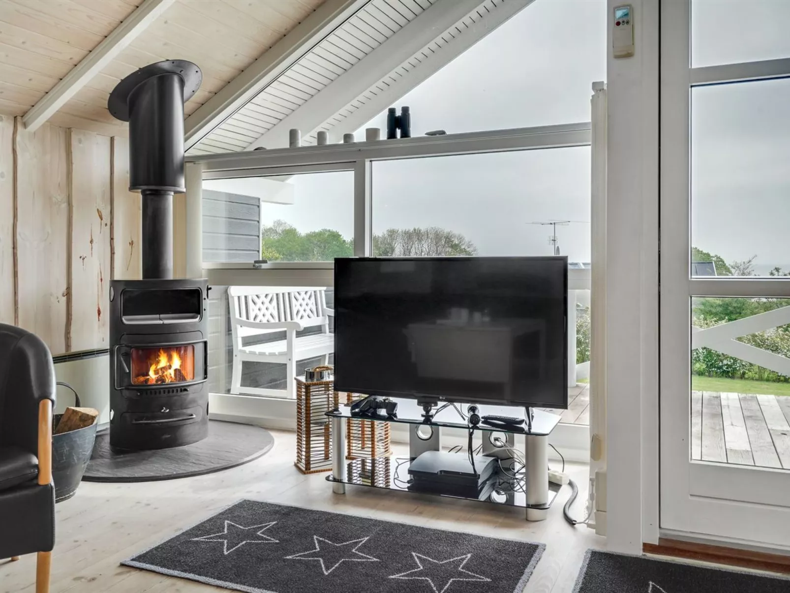 "Annvy" - 200m from the sea-Binnen