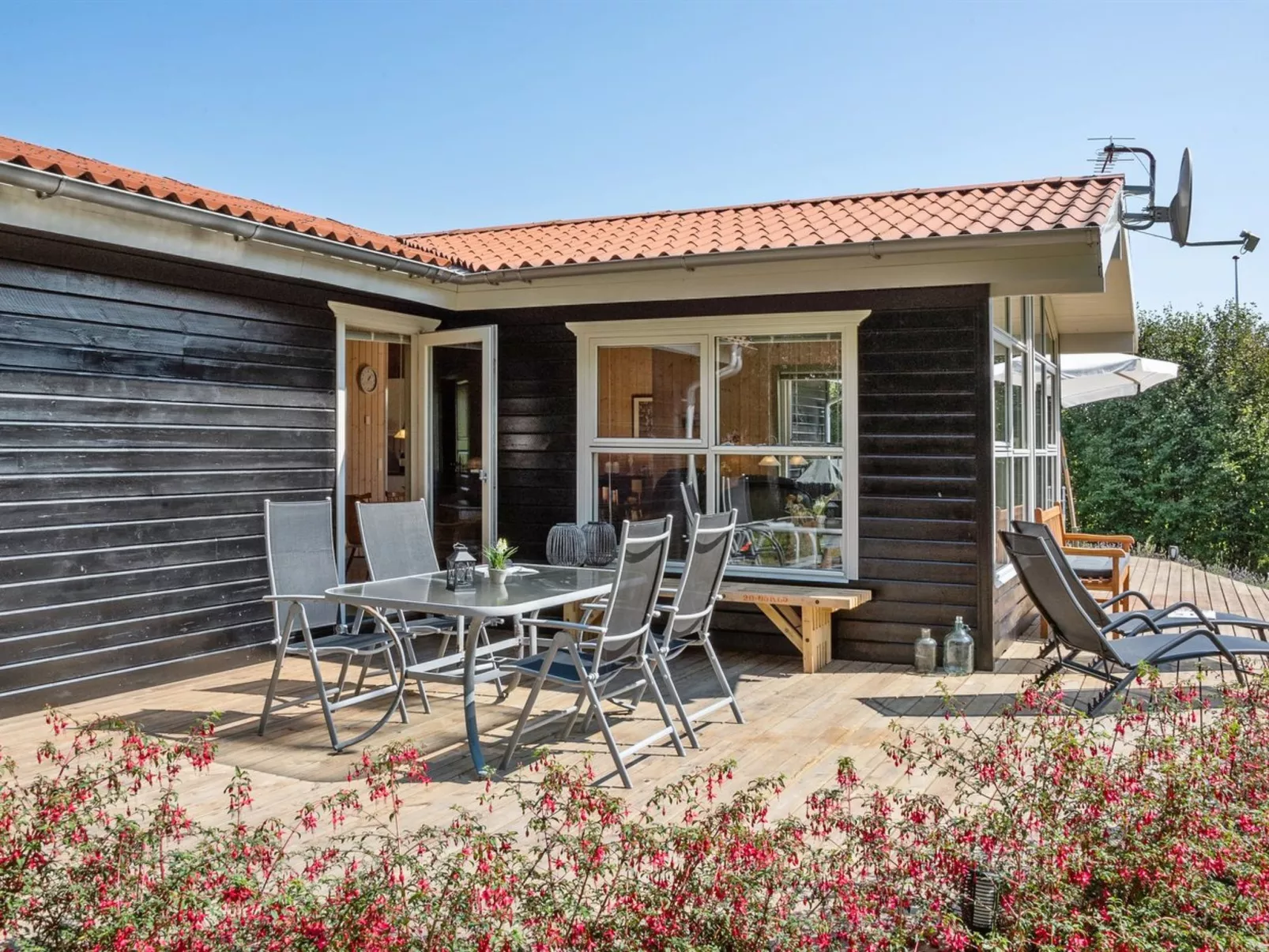 "Kai" - 500m to the fjord-Buiten