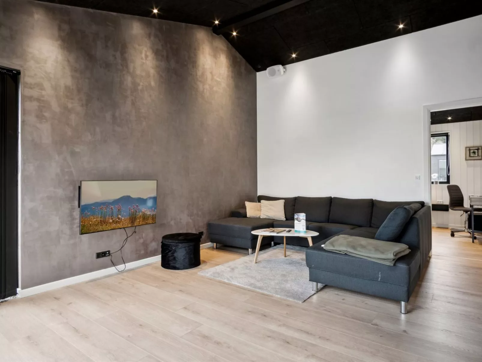 "Jul" - 300m from the sea-Binnen