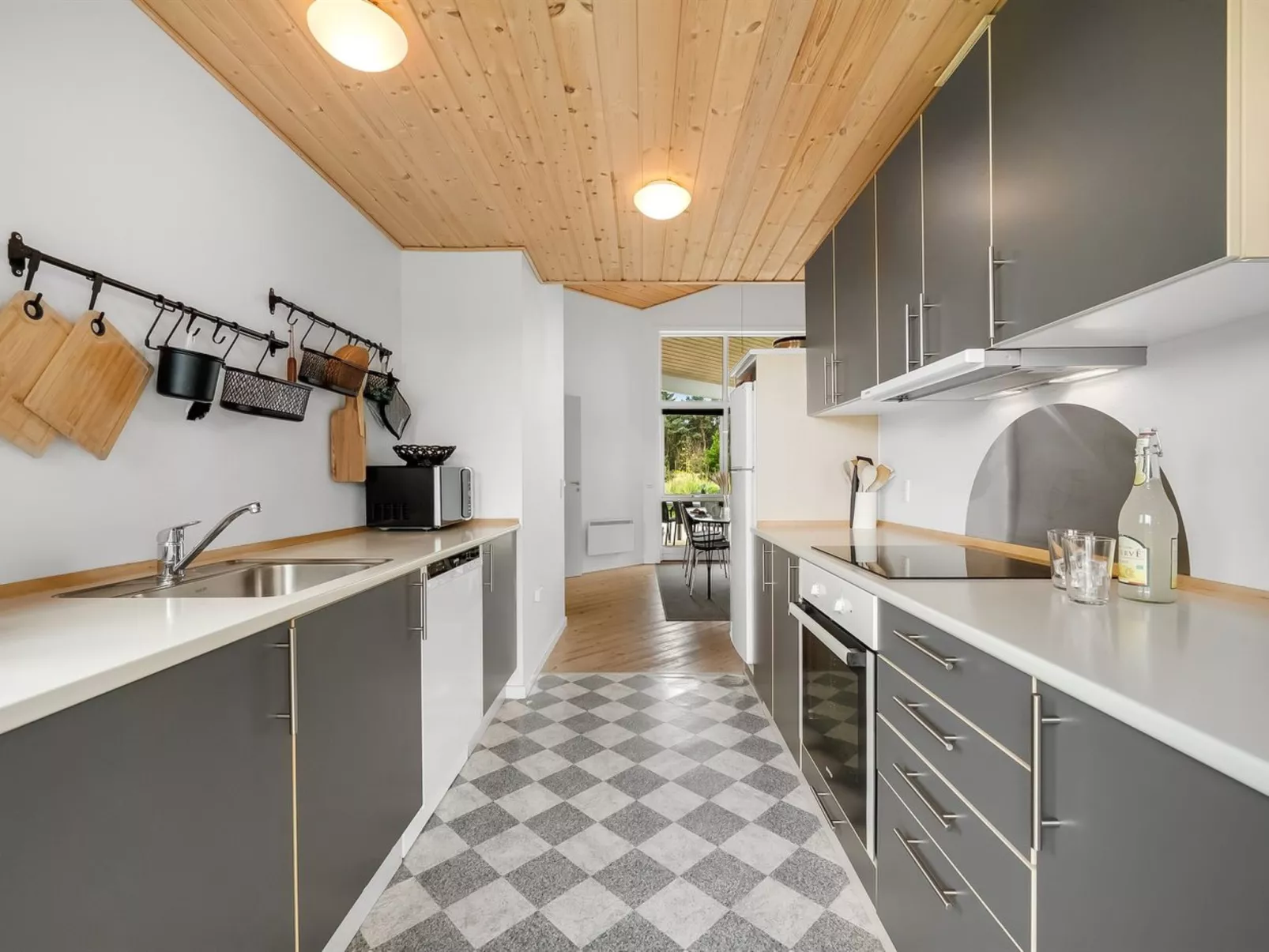 "Sylwia" -  from the sea-Binnen