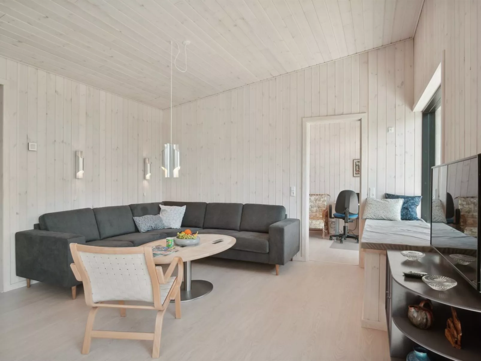 "Toska" - 100m to the fjord-Binnen